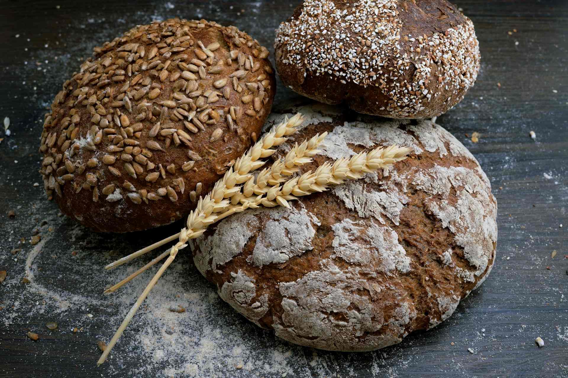 What Does Gluten Do to Your Gut? (Impacts & Management)