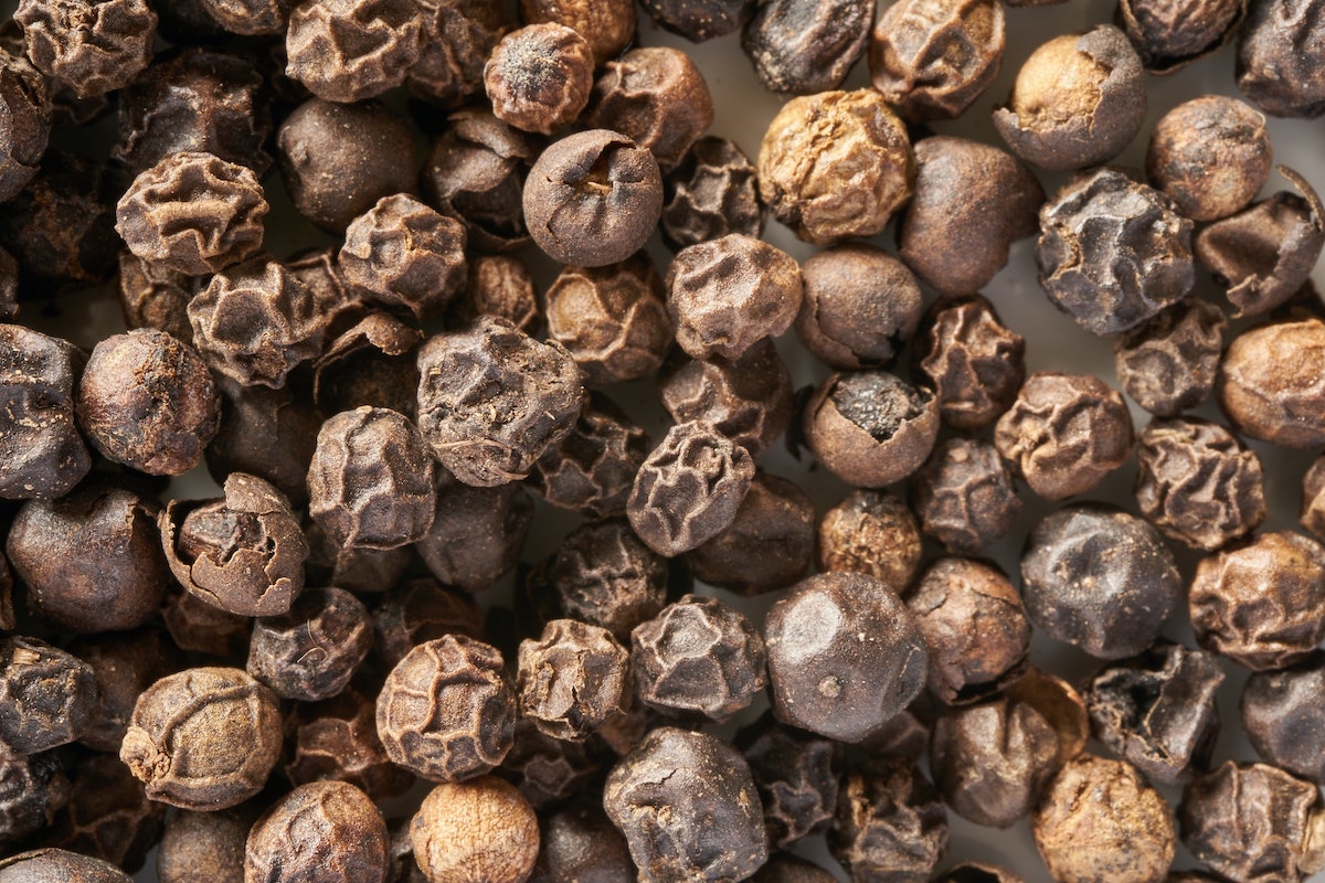 The Health Benefits of Black Pepper Essential Oil